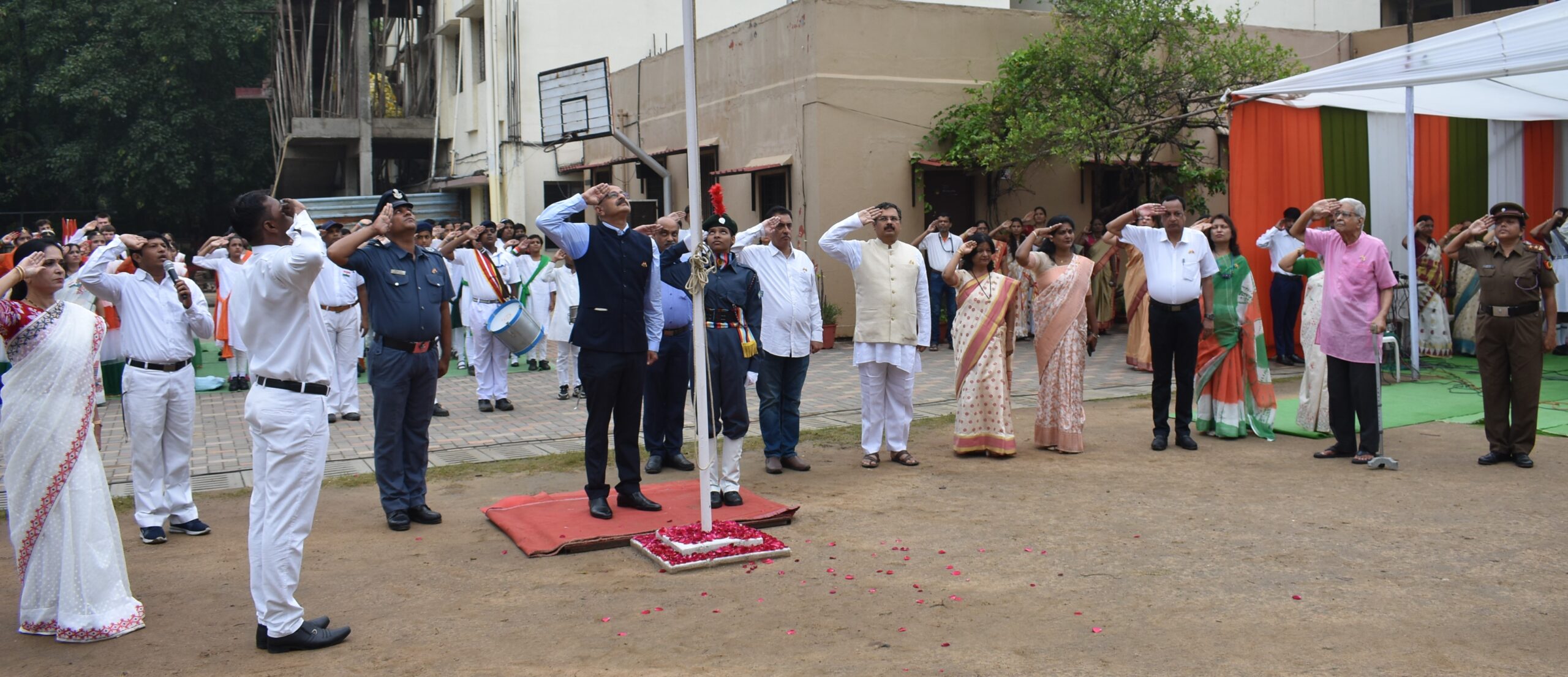 INDEPENDENCE DAY (2)